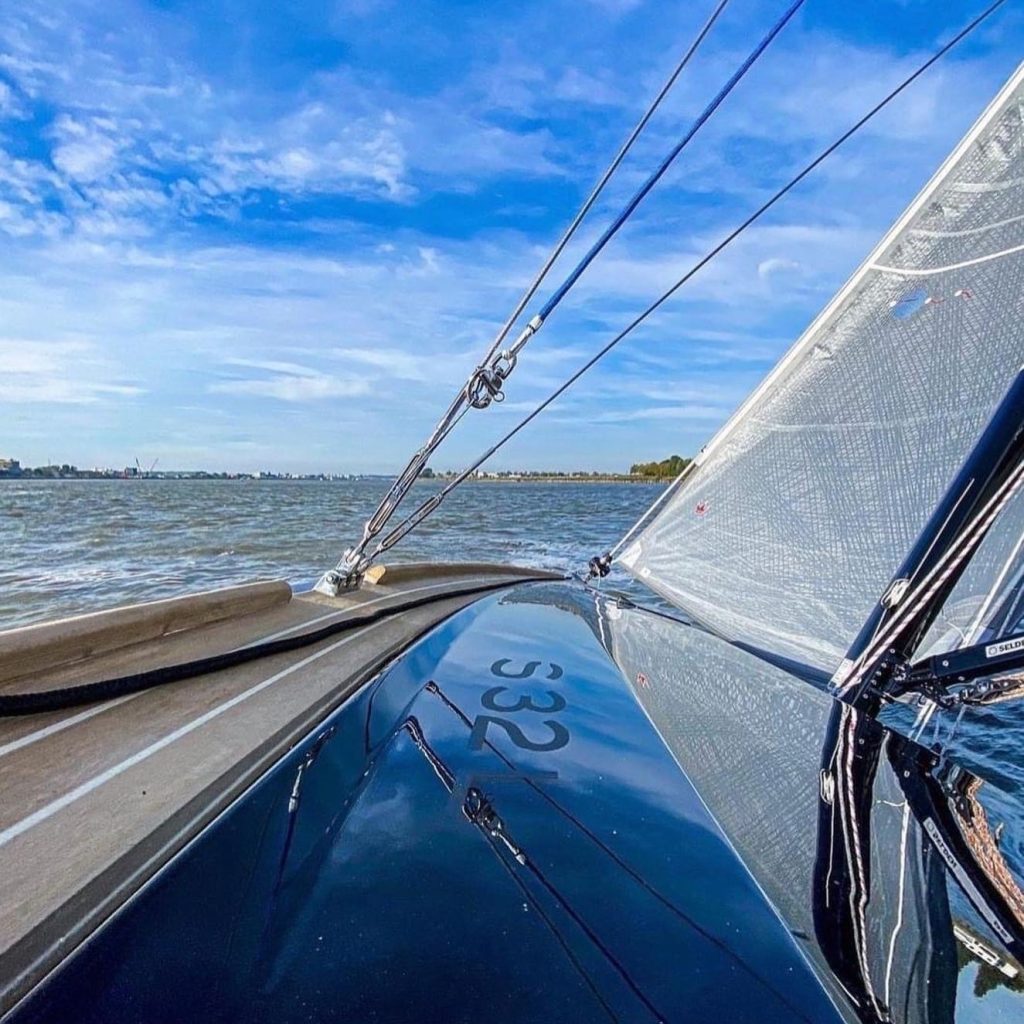 domani belettering boot