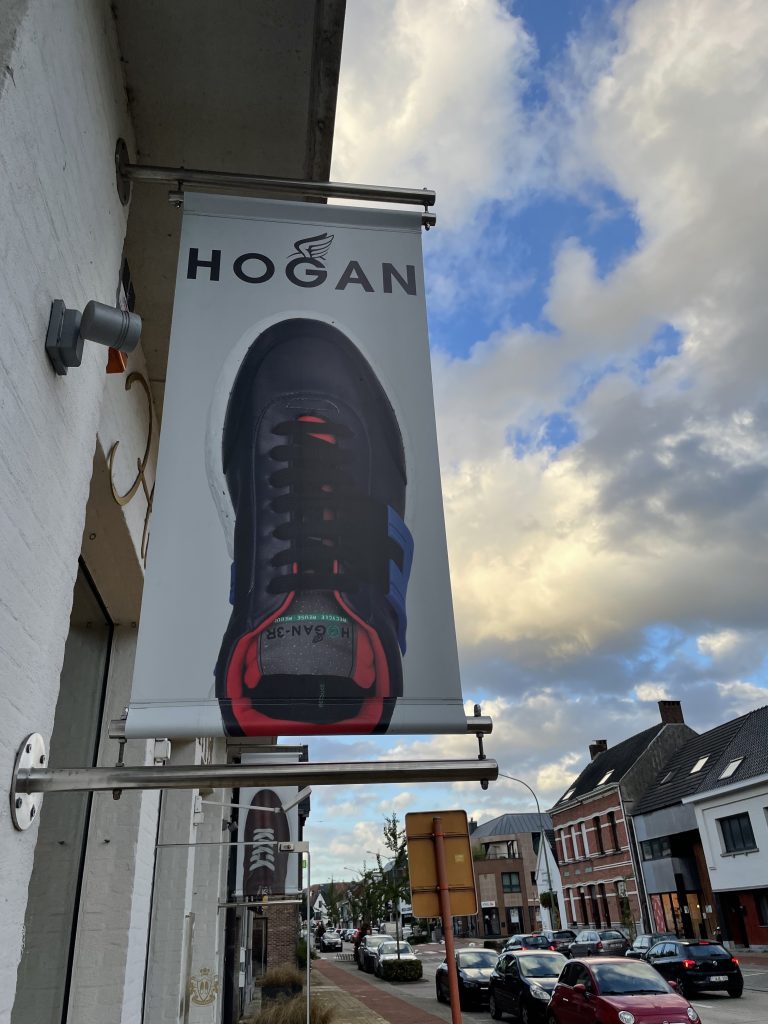 hogan huis de winter banner
