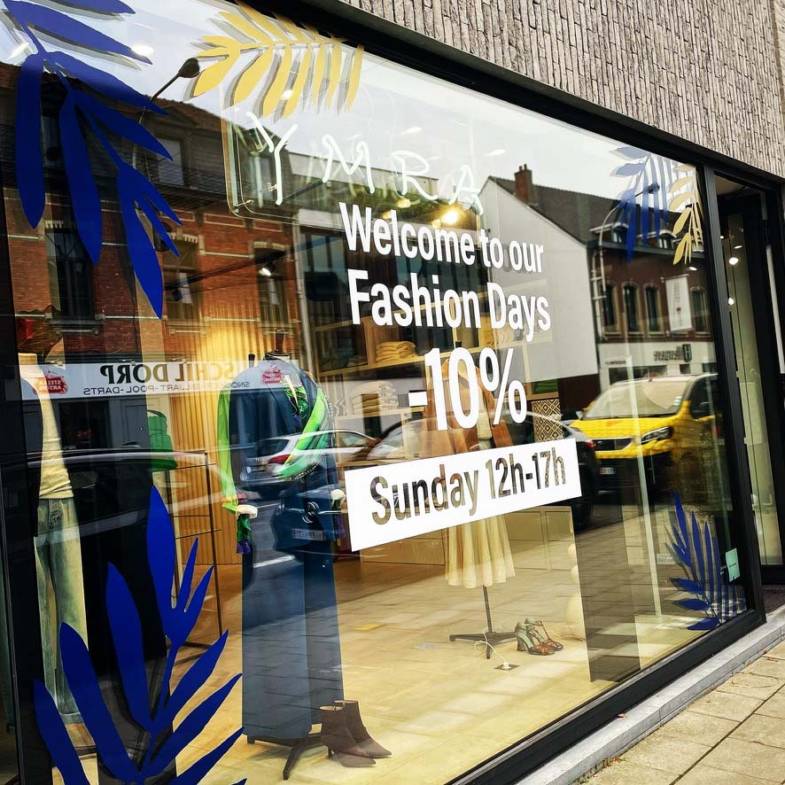 ymra fashion days belettering raam bladeren